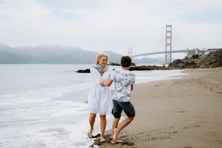 Private Vacation Photoshoot with Photographer in San Francisco - Photo 1 of 25